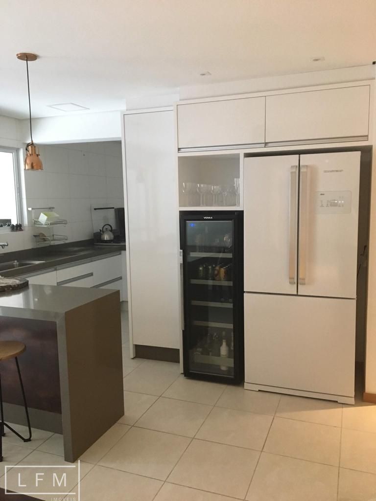 Apartamento à venda com 3 quartos, 184m² - Foto 13