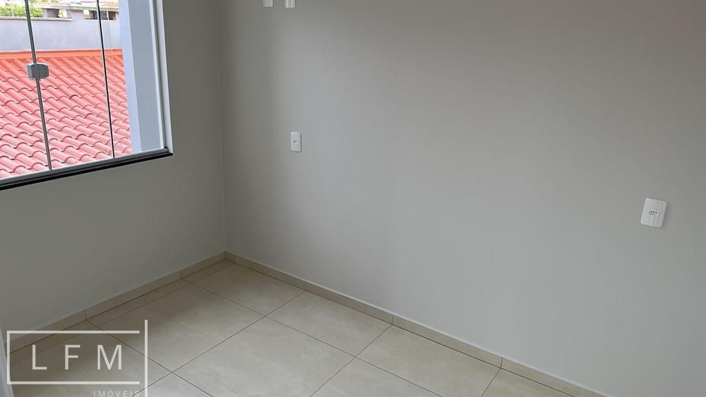 Apartamento à venda com 3 quartos, 75m² - Foto 4