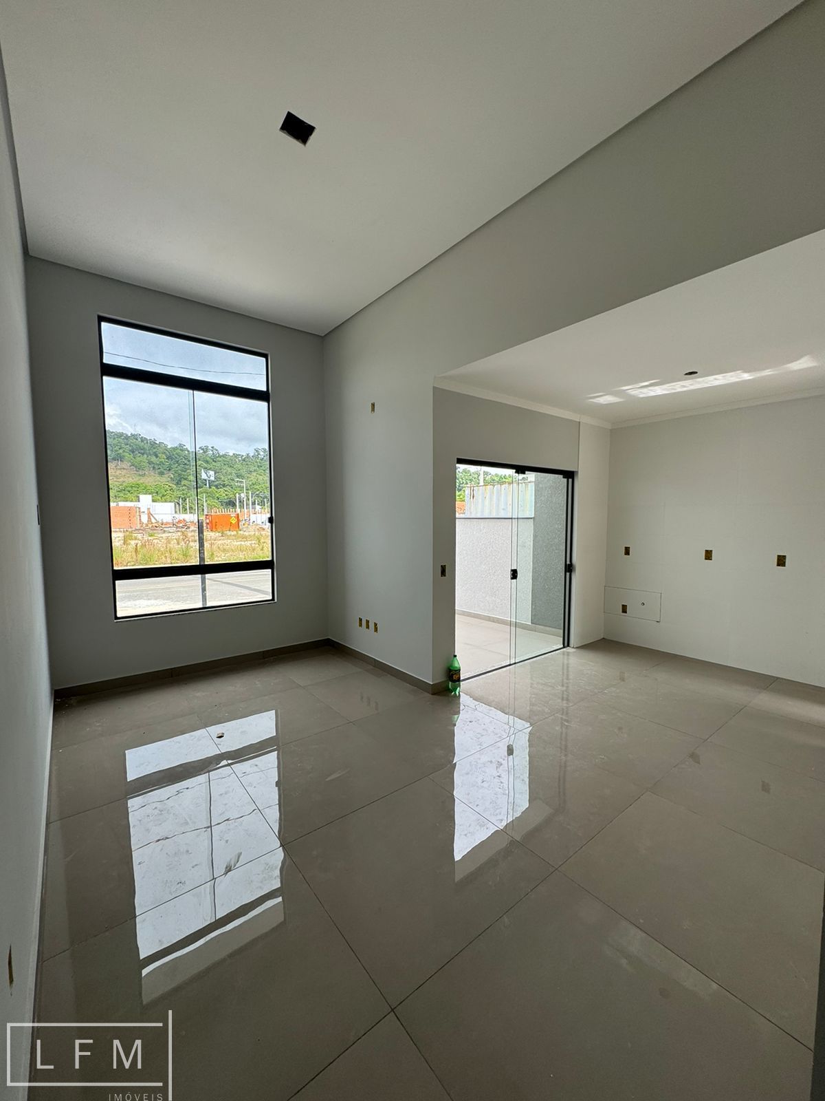 Casa à venda com 2 quartos, 72m² - Foto 4