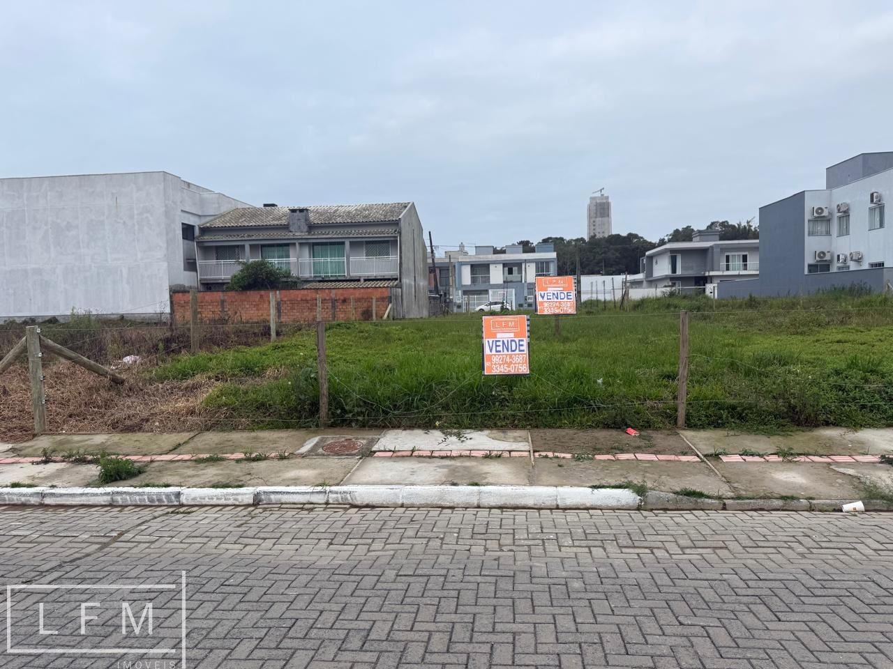 Terreno/Lote à venda  no Centro - Balneário Piçarras, SC. Imóveis