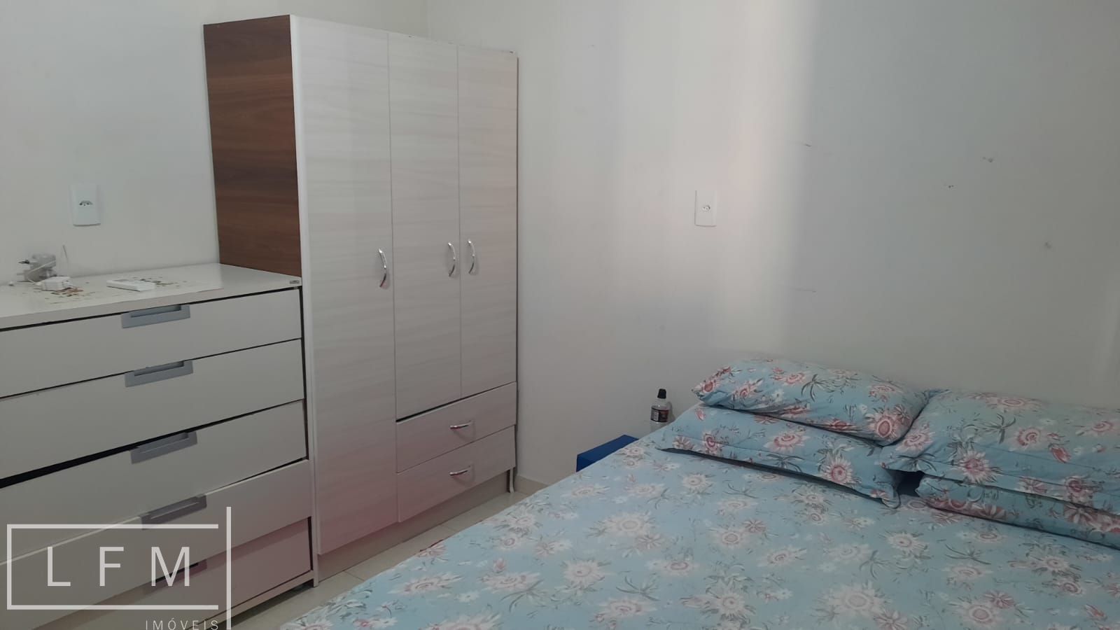 Casa à venda com 2 quartos, 72m² - Foto 11