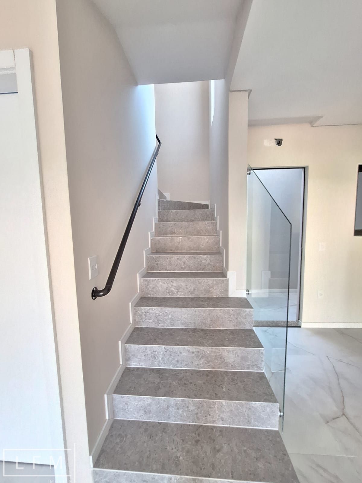 Sobrado com 3 Dormitórios à venda, 119 m² por R$ 650.000,00 Sobrado com 3 Dormitórios à venda, 119 m² por R$ 650.000,00