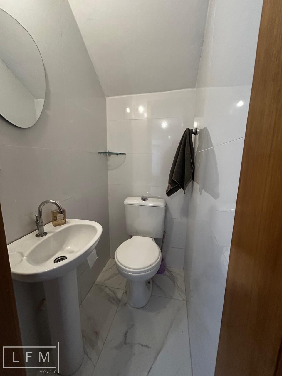 Sobrado mobiliado venda proximo do mar em Balneario Picarras Sc