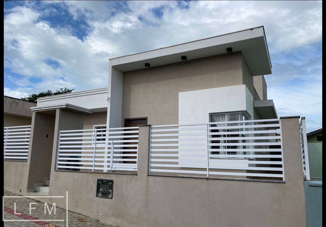 Casa à venda com 2 quartos, 150m² - Foto 2