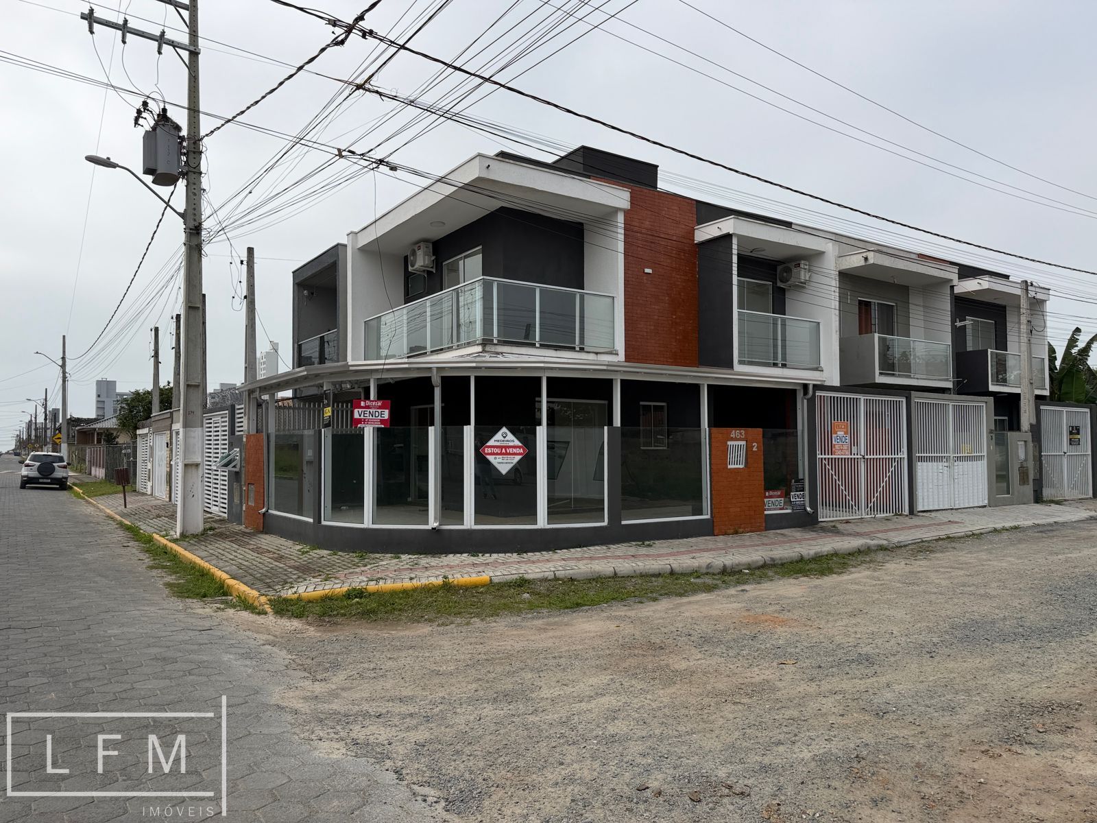 Casa geminada de esquina em Balneário Piçarras Sc