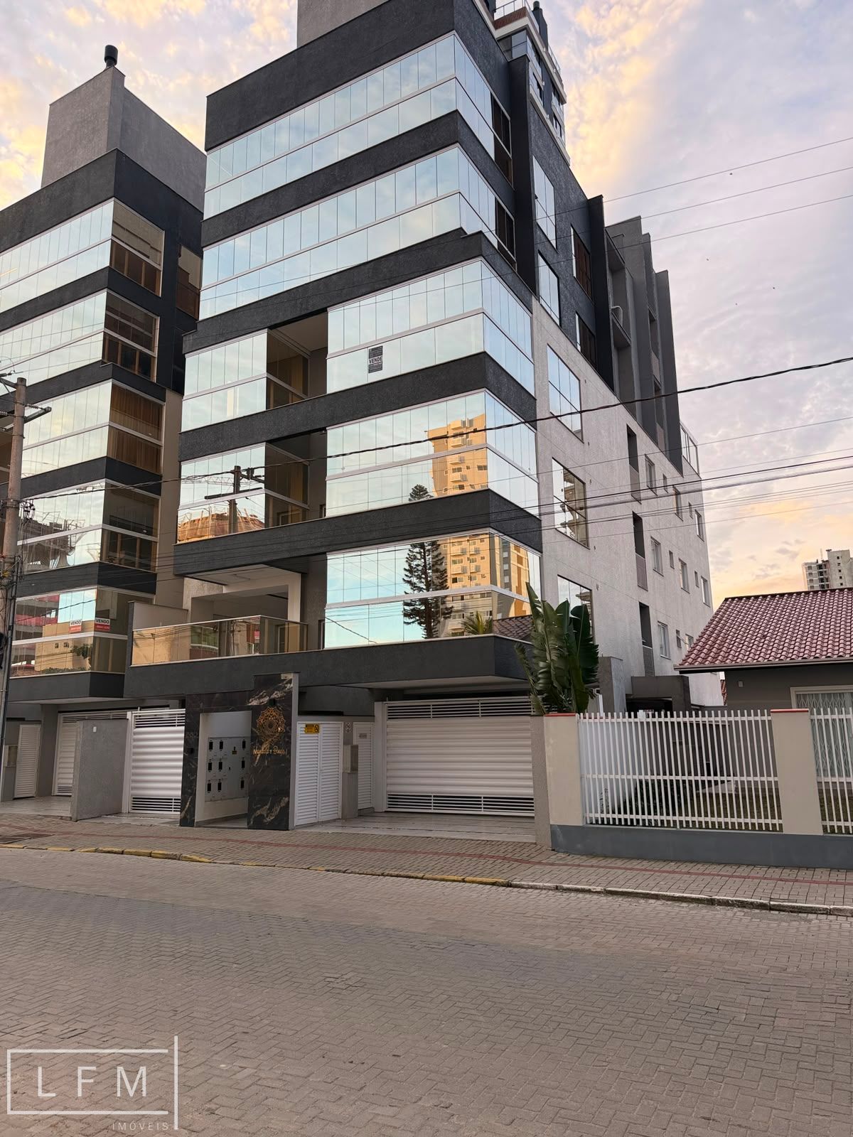 Apartamento finamente mobiliado em proximo do mar em Balneario Picarras Sc