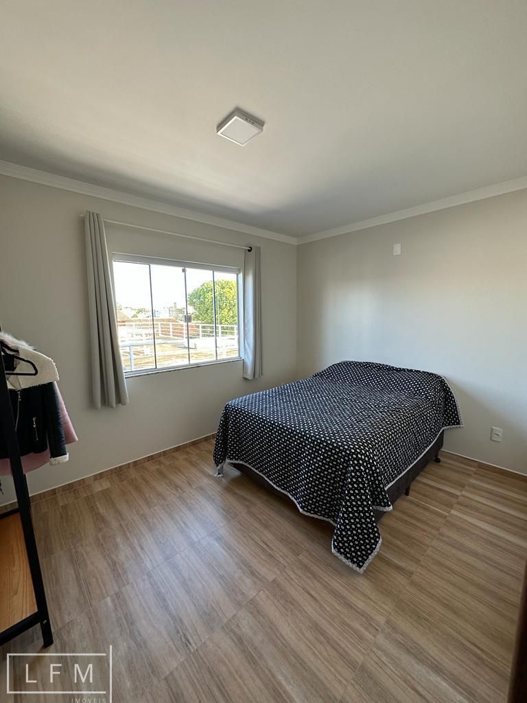 Casa com 5 Dormitórios à venda, 250 m² por R$ 1.900.000,00 Casa com 5 Dormitórios à venda, 250 m² por R$ 1.900.000,00