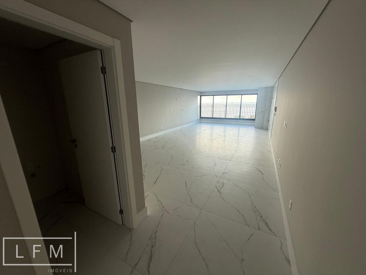 Apartamento pronto para morar frente mar em Balneário Piçarras Sc
