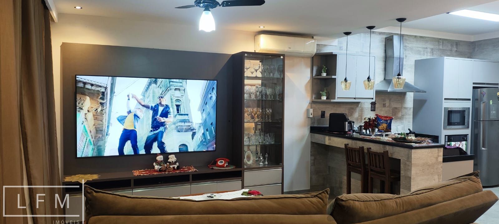 Casa à venda com 3 quartos, 250m² - Foto 17