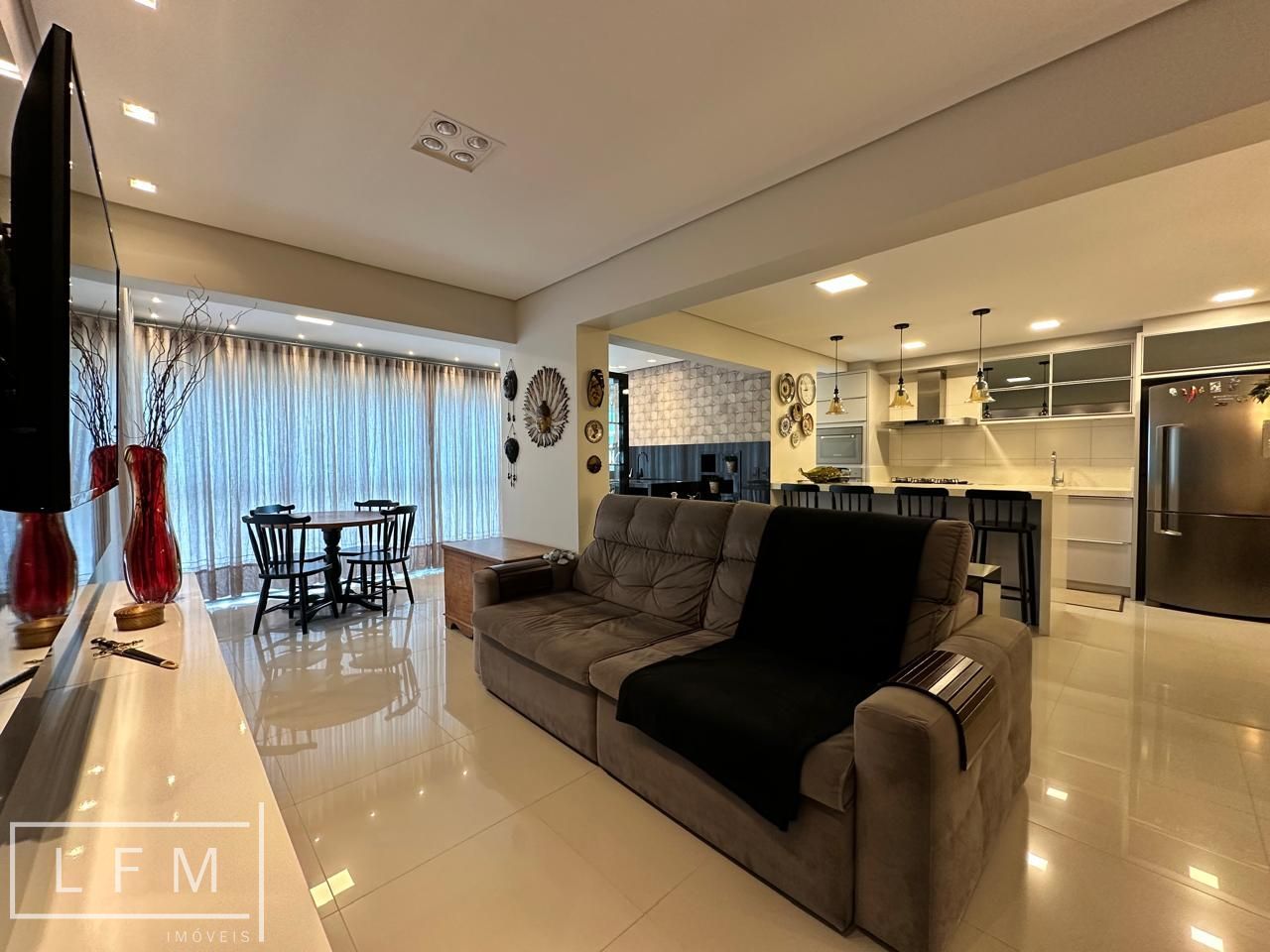 Apartamento mobiliado em home club