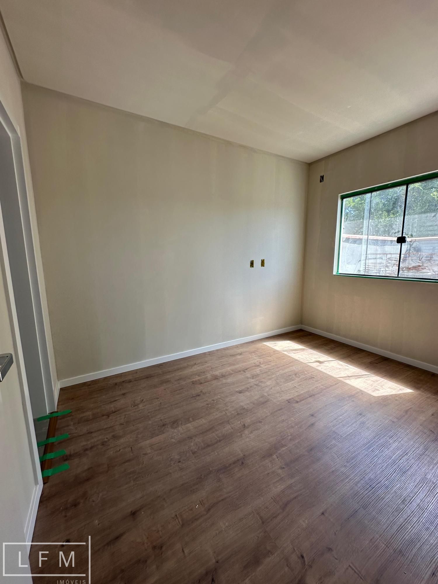 Casa com 2 Dormitórios à venda, 52 m² por R$ 310.000,00 Casa com 2 Dormitórios à venda, 52 m² por R$ 310.000,00