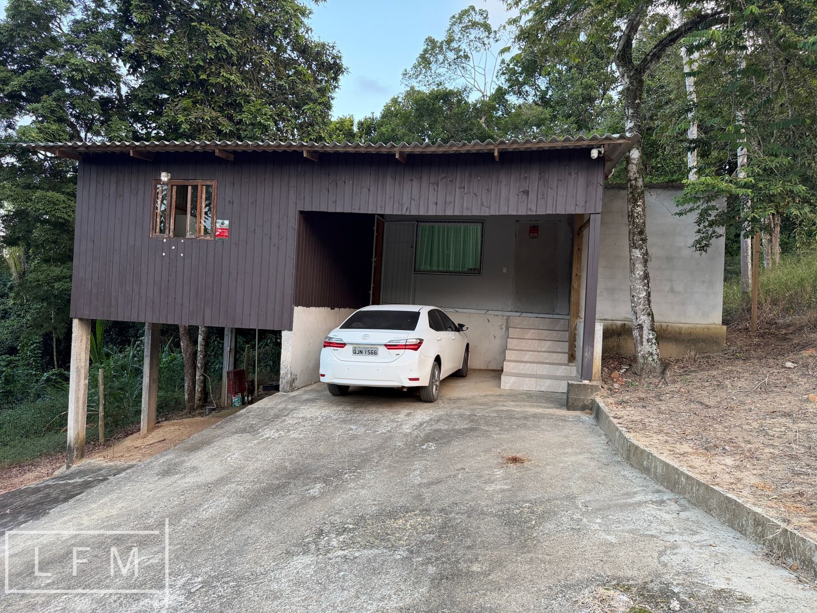 Casa no interior de barra velha
