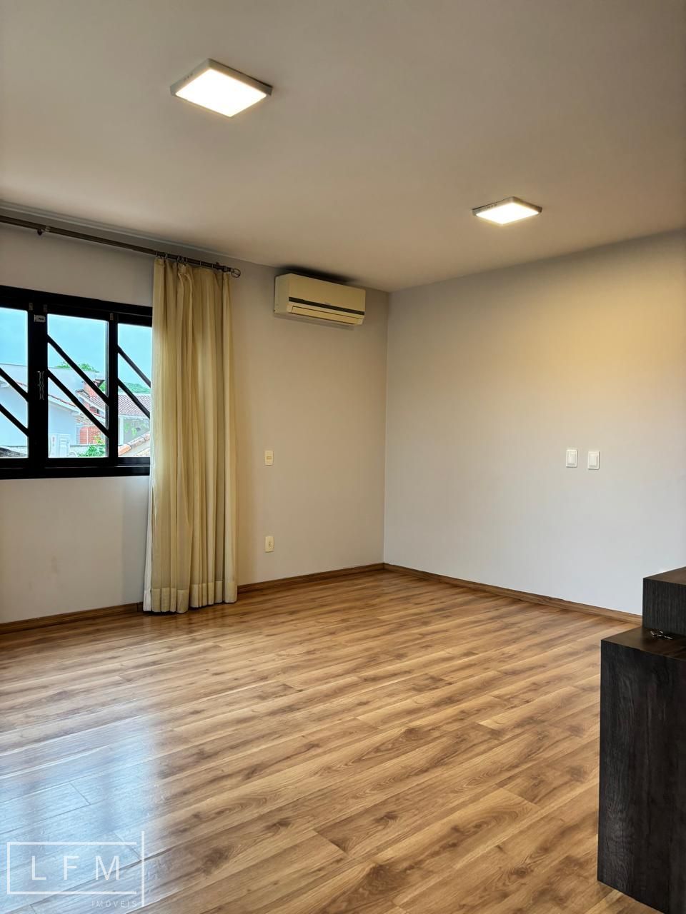 Casa, 4 quartos, 210 m² - Foto 31