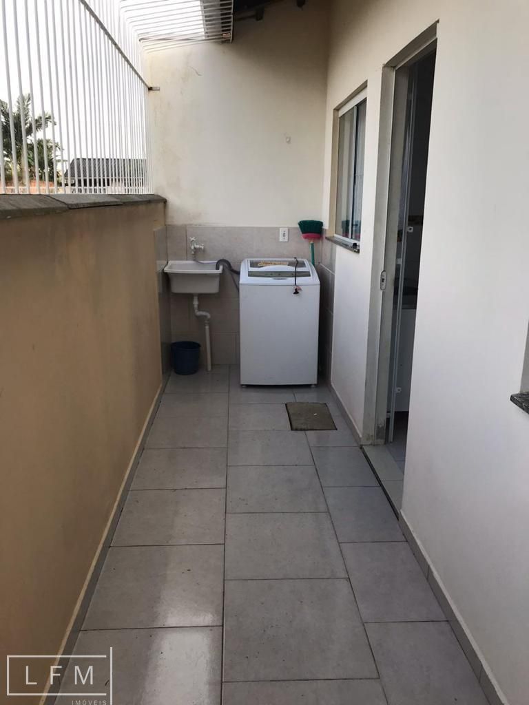 Casa à venda com 2 quartos, 60m² - Foto 11