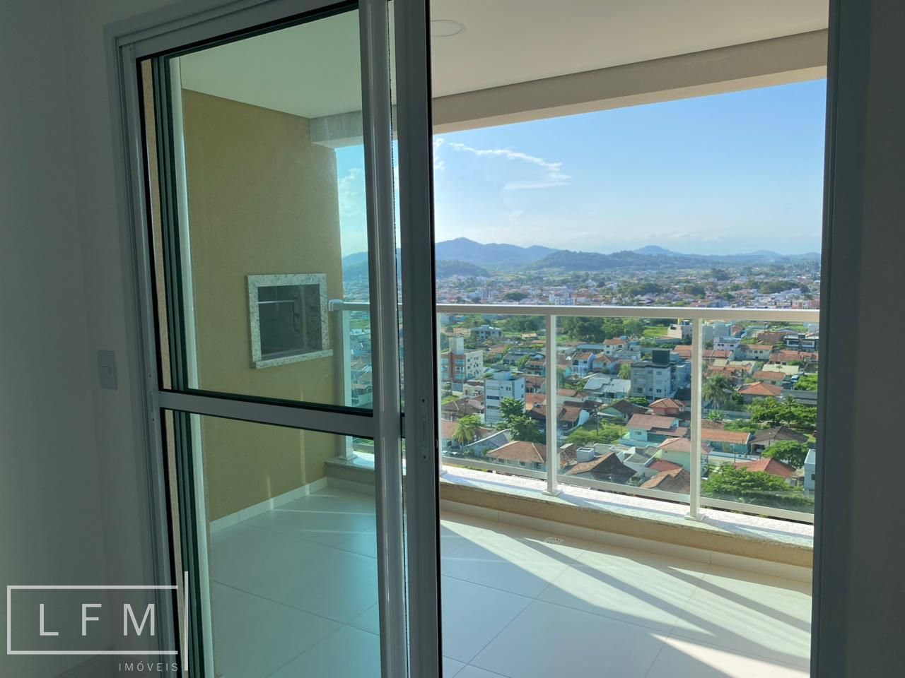 Apartamento com vista para o mar em Balneário Piçarras Sc