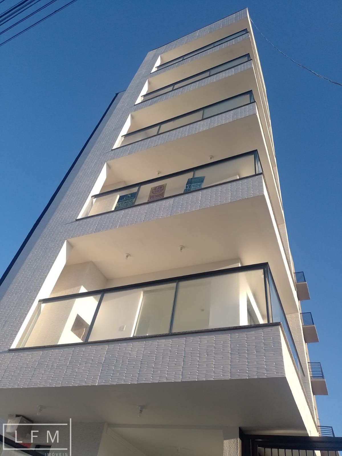 Apartamento à venda com 3 quartos, 97m² - Foto 3