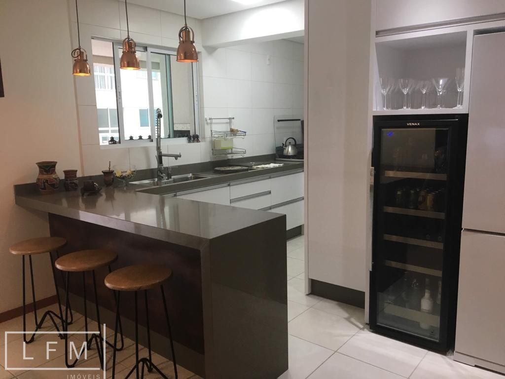 Apartamento à venda com 3 quartos, 184m² - Foto 16