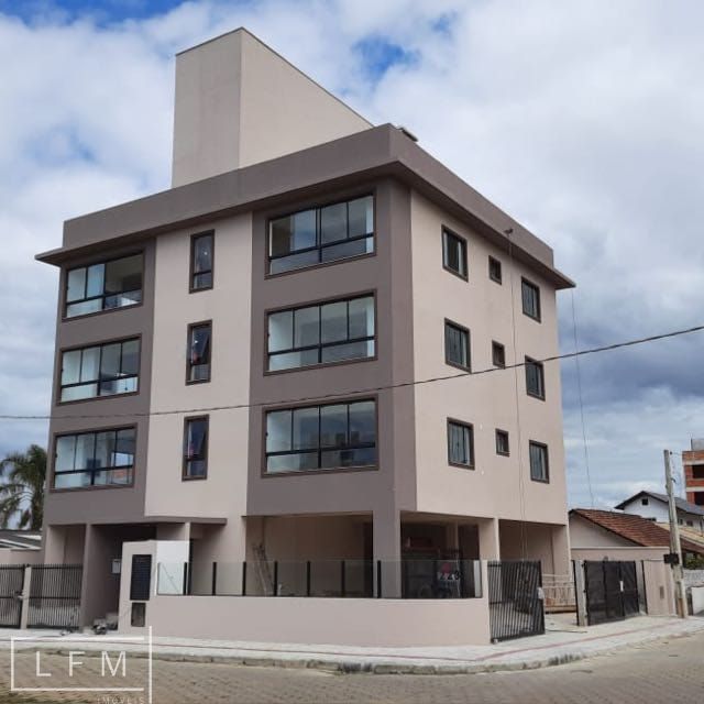 Apartamento à venda  no Itacolomi - Balneário Piçarras, SC. Imóveis