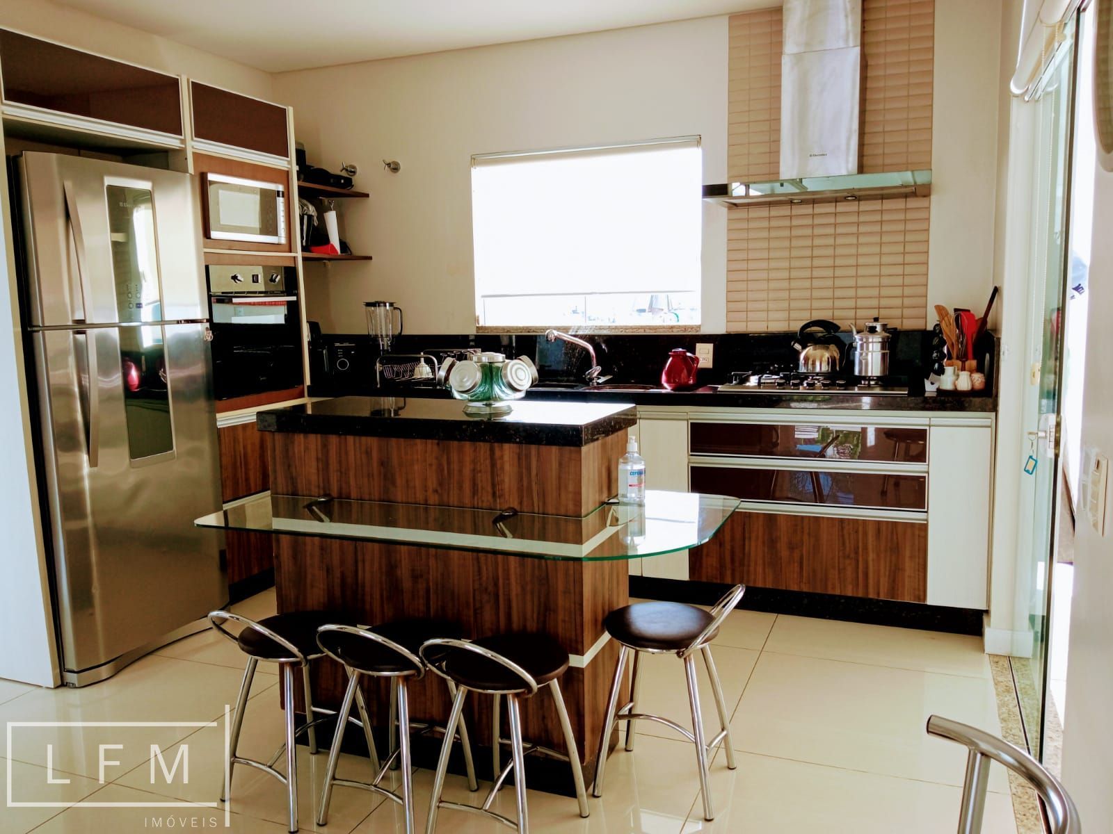 Casa, 4 quartos, 240 m² - Foto 9