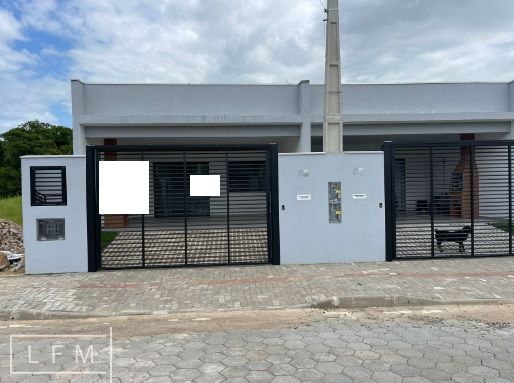 Casa à venda com 3 quartos, 104m² - Foto 1