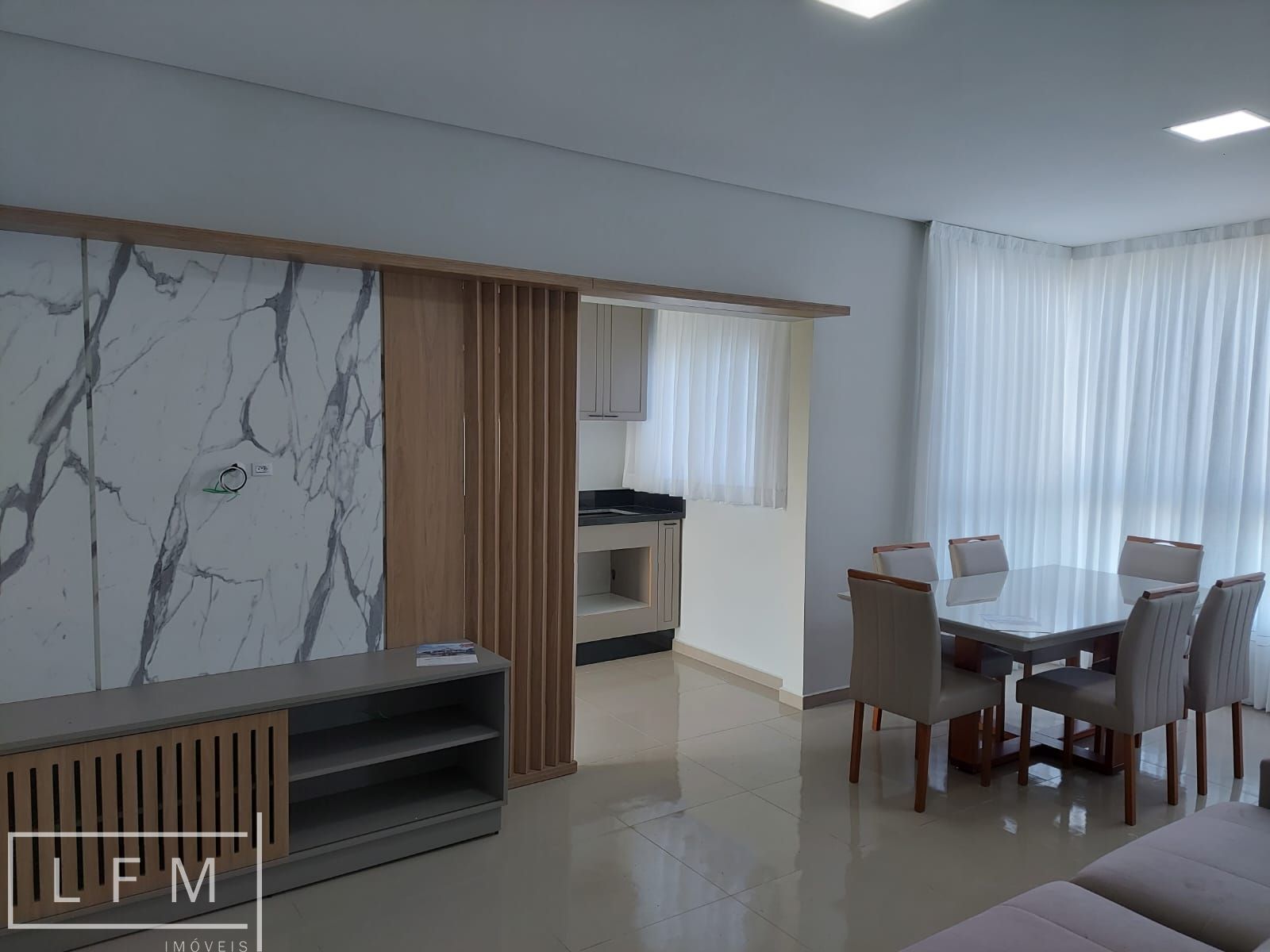 Apartamento à venda com 2 quartos, 83m² - Foto 4