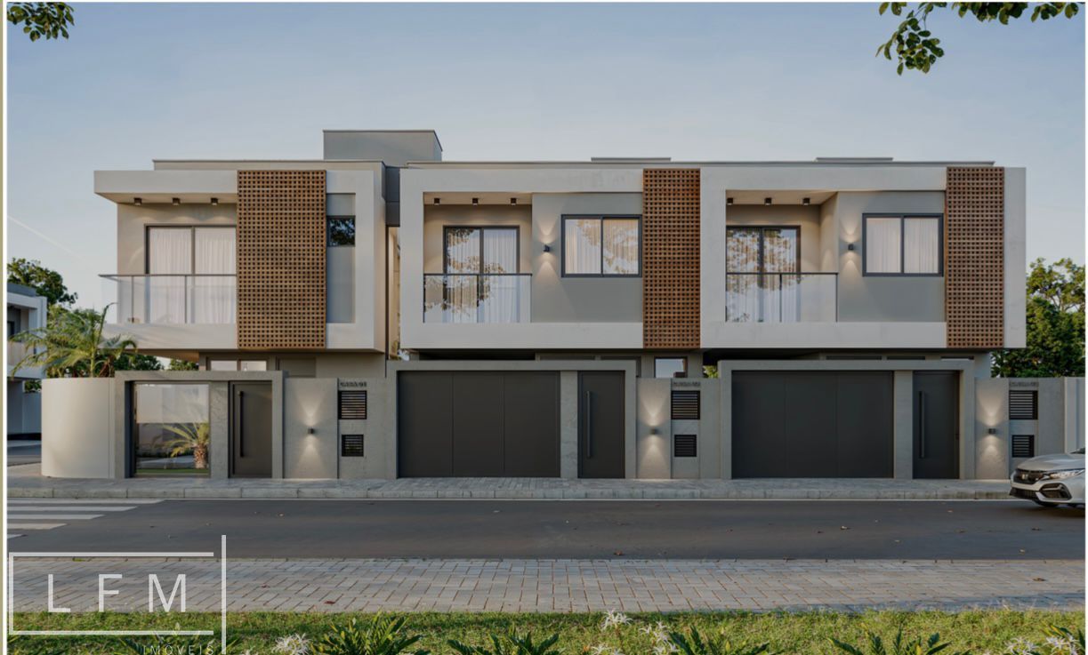 Sobrado à venda  no Itacolomi - Balneário Piçarras, SC. Imóveis