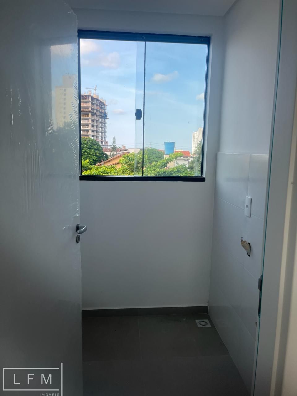 Apartamento à venda com 2 quartos, 85m² - Foto 4