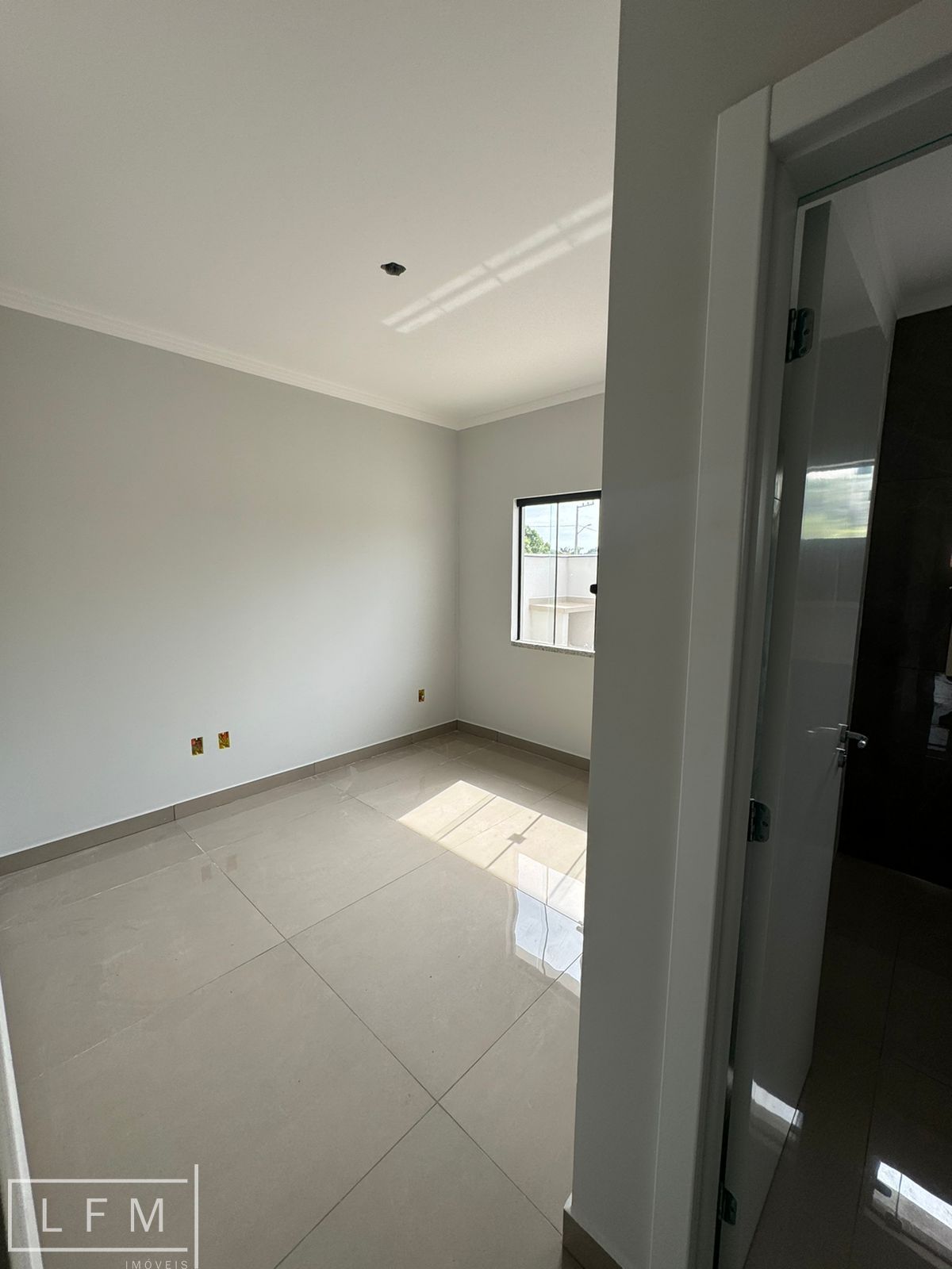 Casa à venda com 2 quartos, 72m² - Foto 9