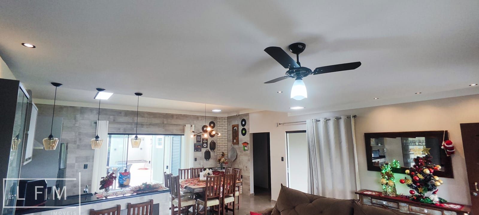 Casa à venda com 3 quartos, 250m² - Foto 32