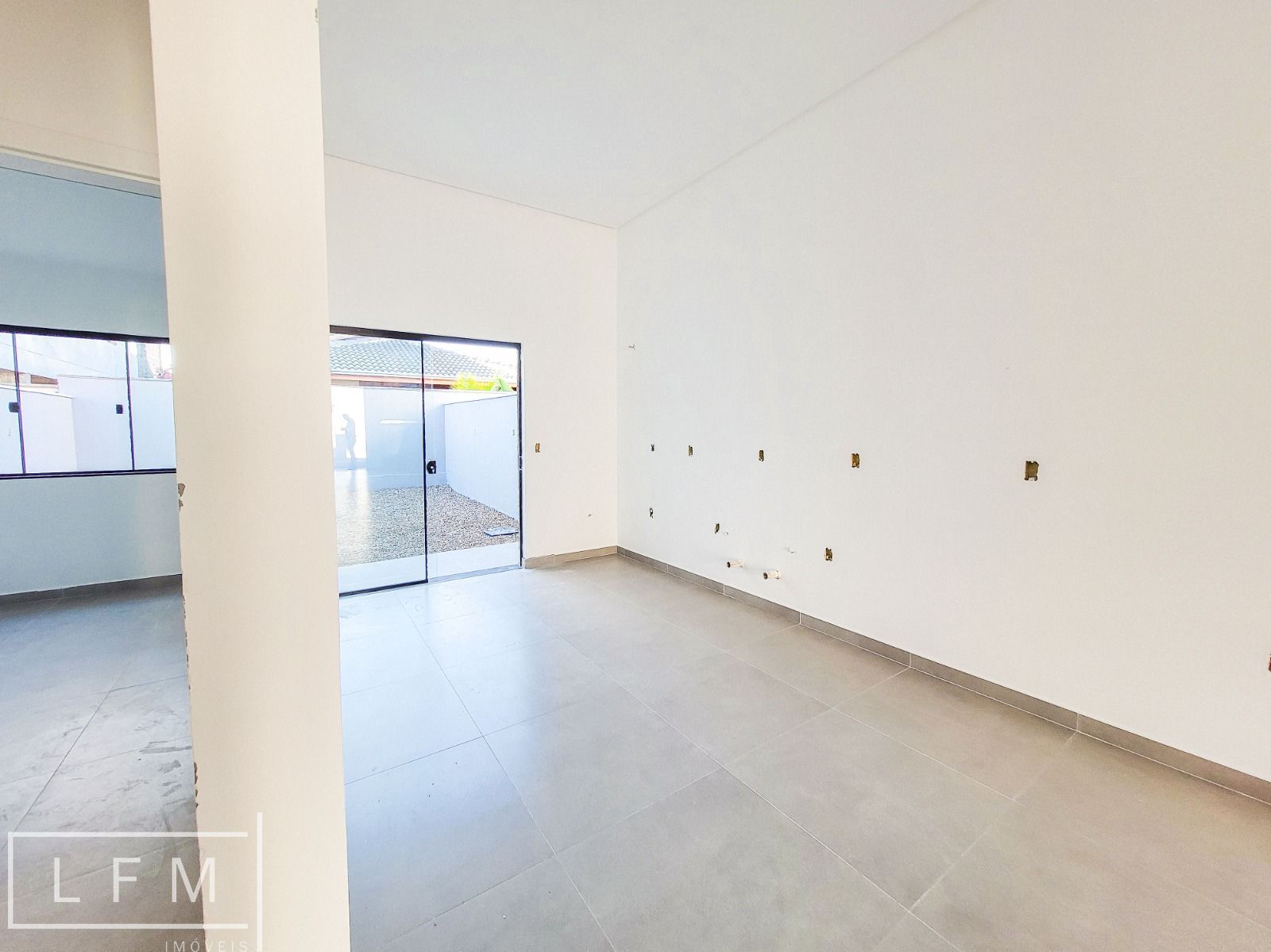 Casa à venda com 2 quartos, 81m² - Foto 4