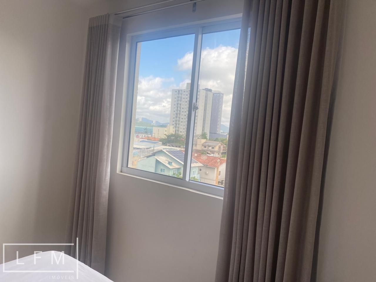 Apartamento pronto para morar em home club em Balneário Piçarras Sc