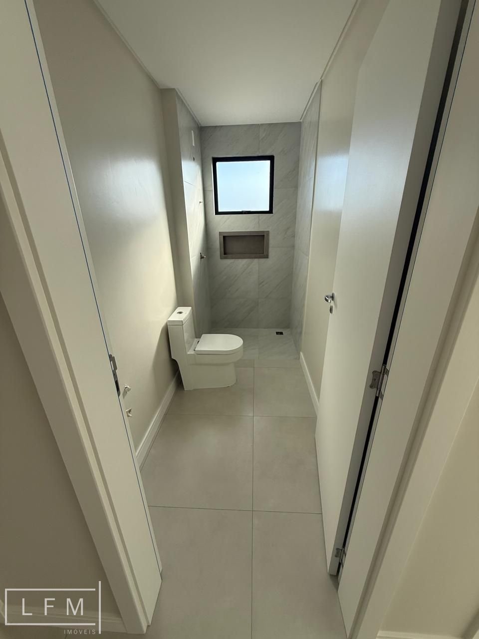 Apartamento pronto para morar no centro de Balneário Piçarras Sc