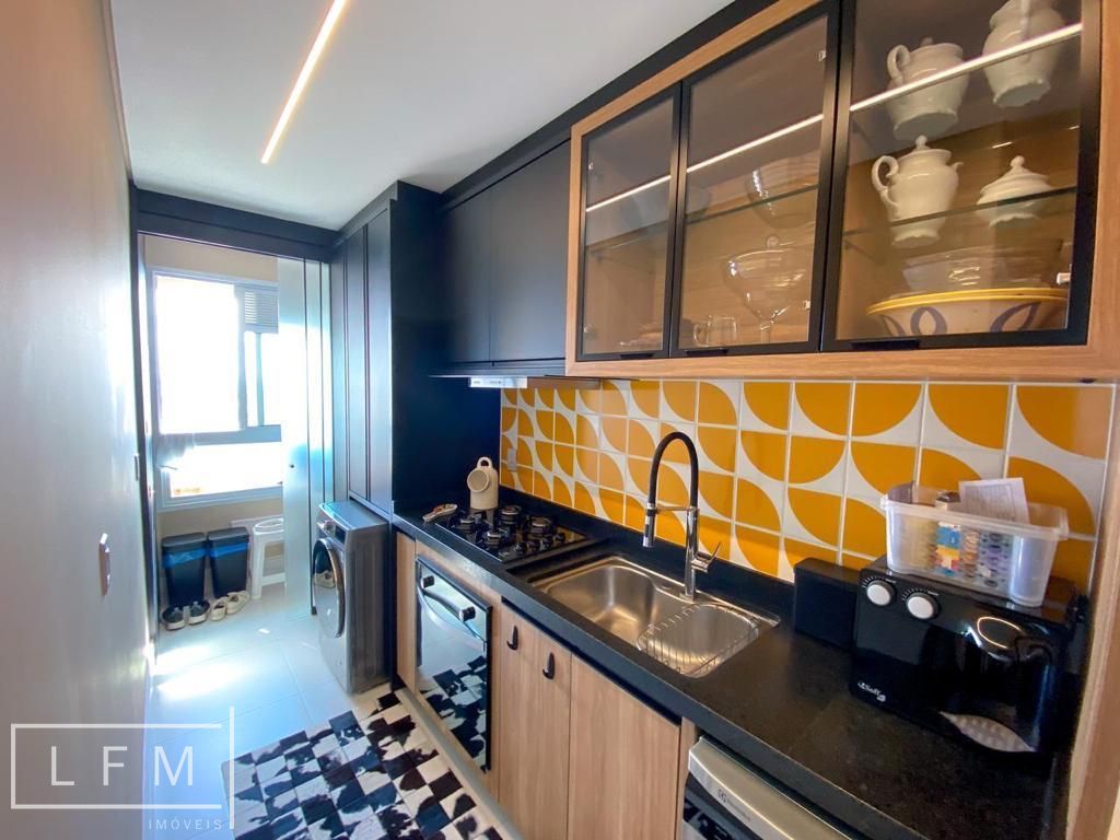 Apartamento tres suite todo mobiliado em Balneário Piçarras Sc