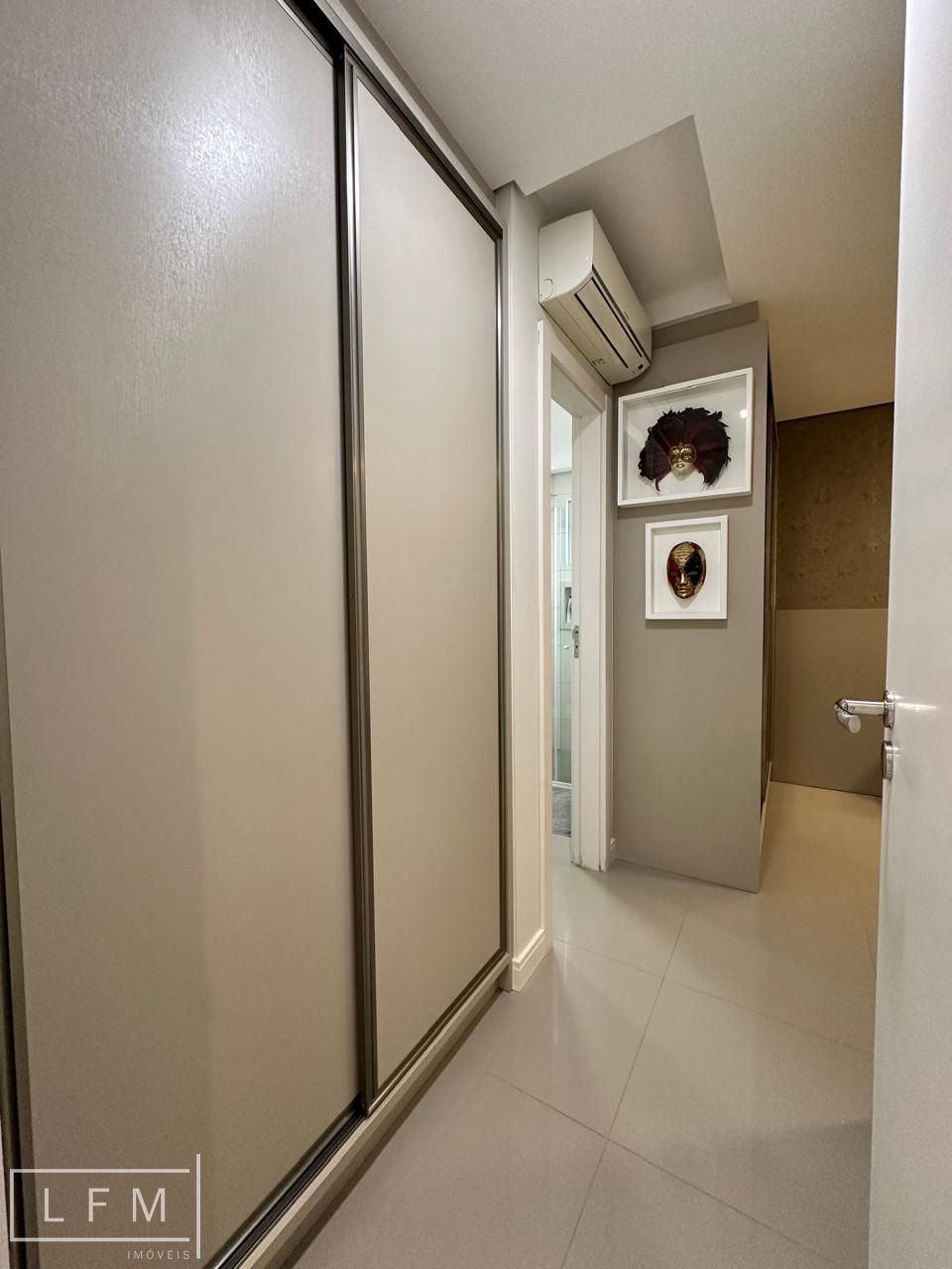 Apartamento mobiliado em home club