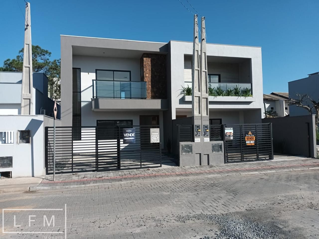 Sobrado à venda  no Itacolomi - Balneário Piçarras, SC. Imóveis