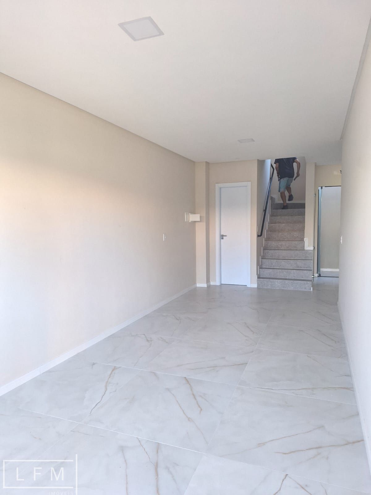 Sobrado com 3 Dormitórios à venda, 119 m² por R$ 650.000,00 Sobrado com 3 Dormitórios à venda, 119 m² por R$ 650.000,00