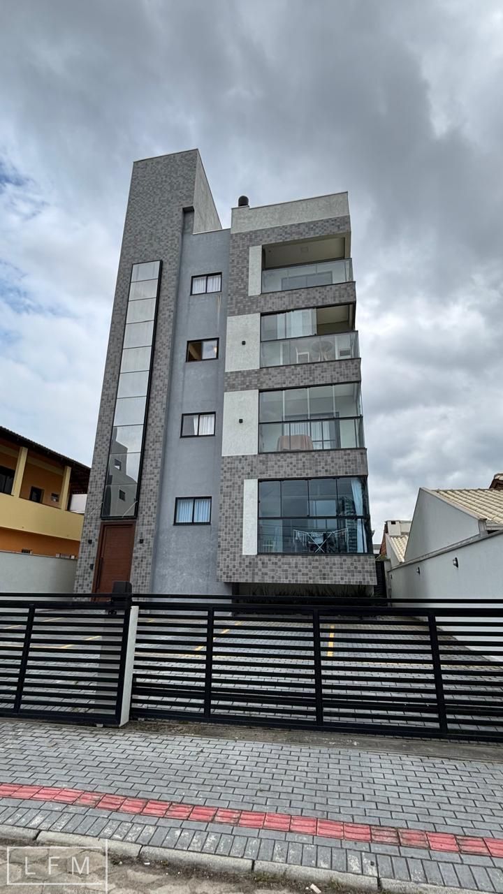 Apartamento à venda  no Itacolomi - Balneário Piçarras, SC. Imóveis