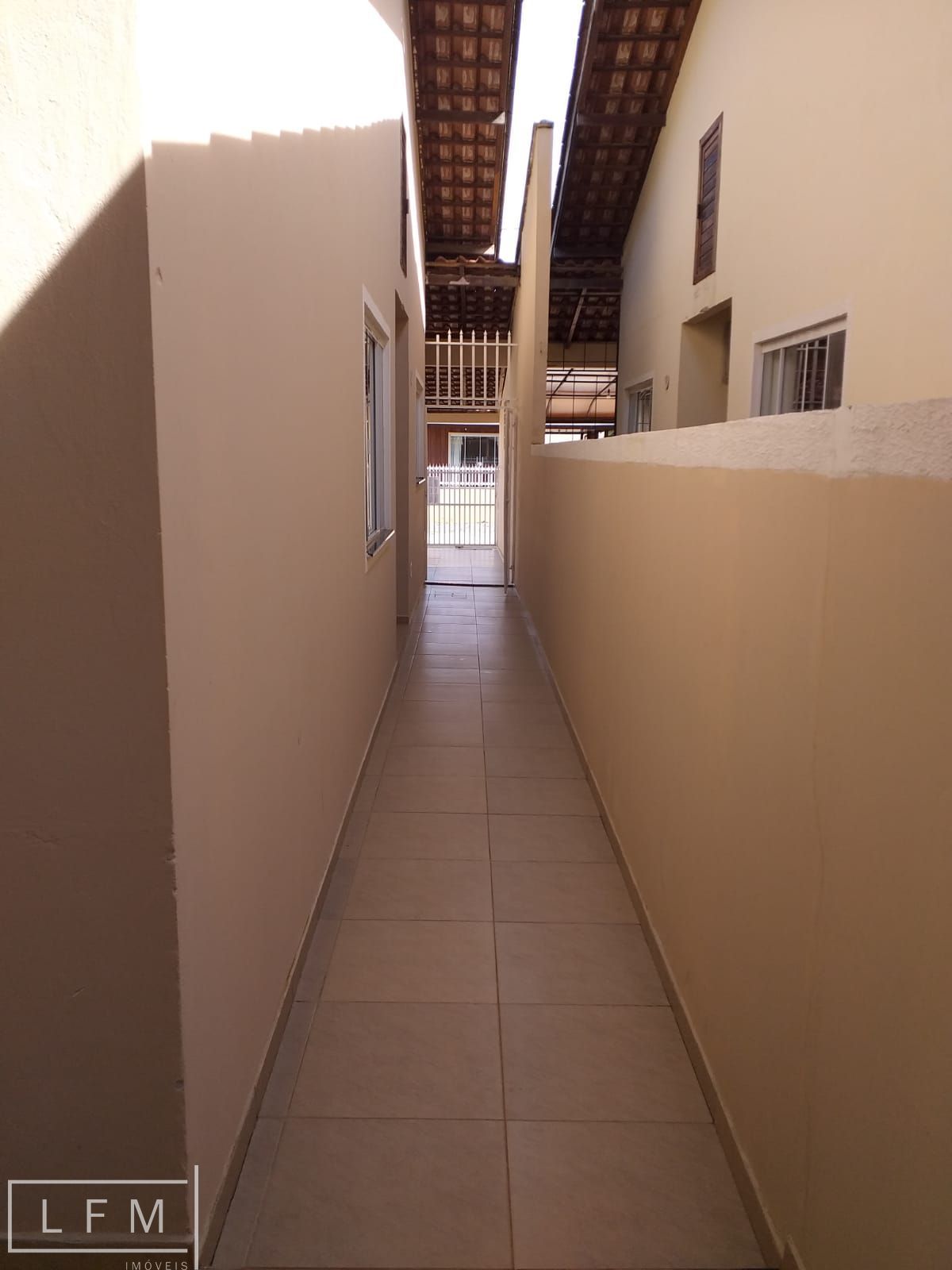 Casa à venda com 2 quartos, 60m² - Foto 15