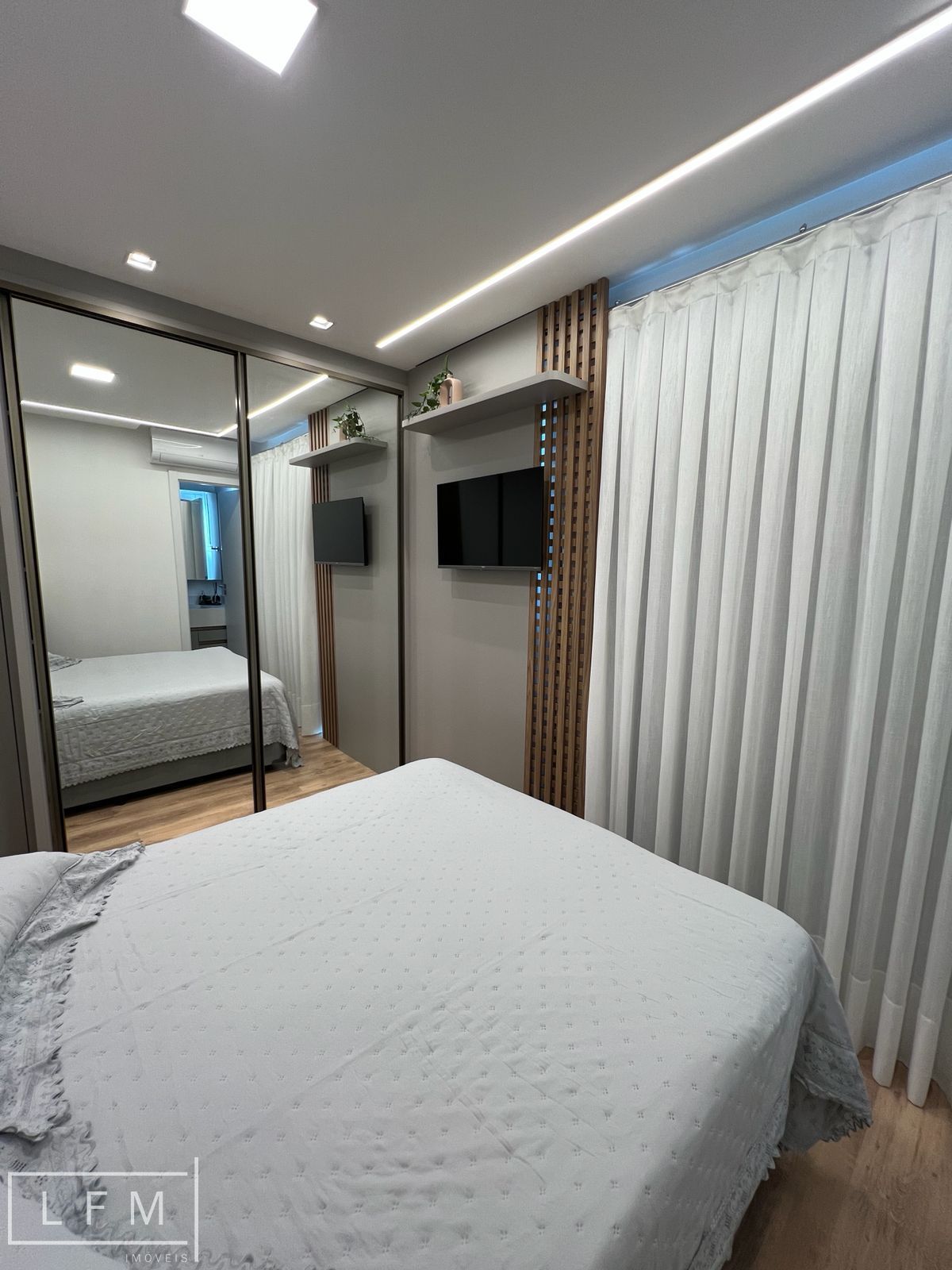 Apartamento novo mobiliado frente mar a venda