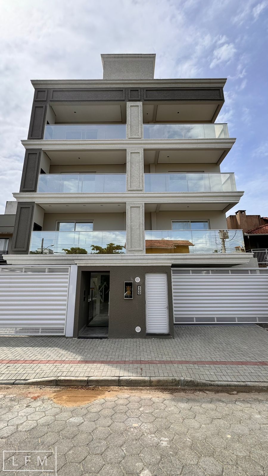 Apartamento  venda  no Itacolomi - Balnerio Piarras, SC. Imveis