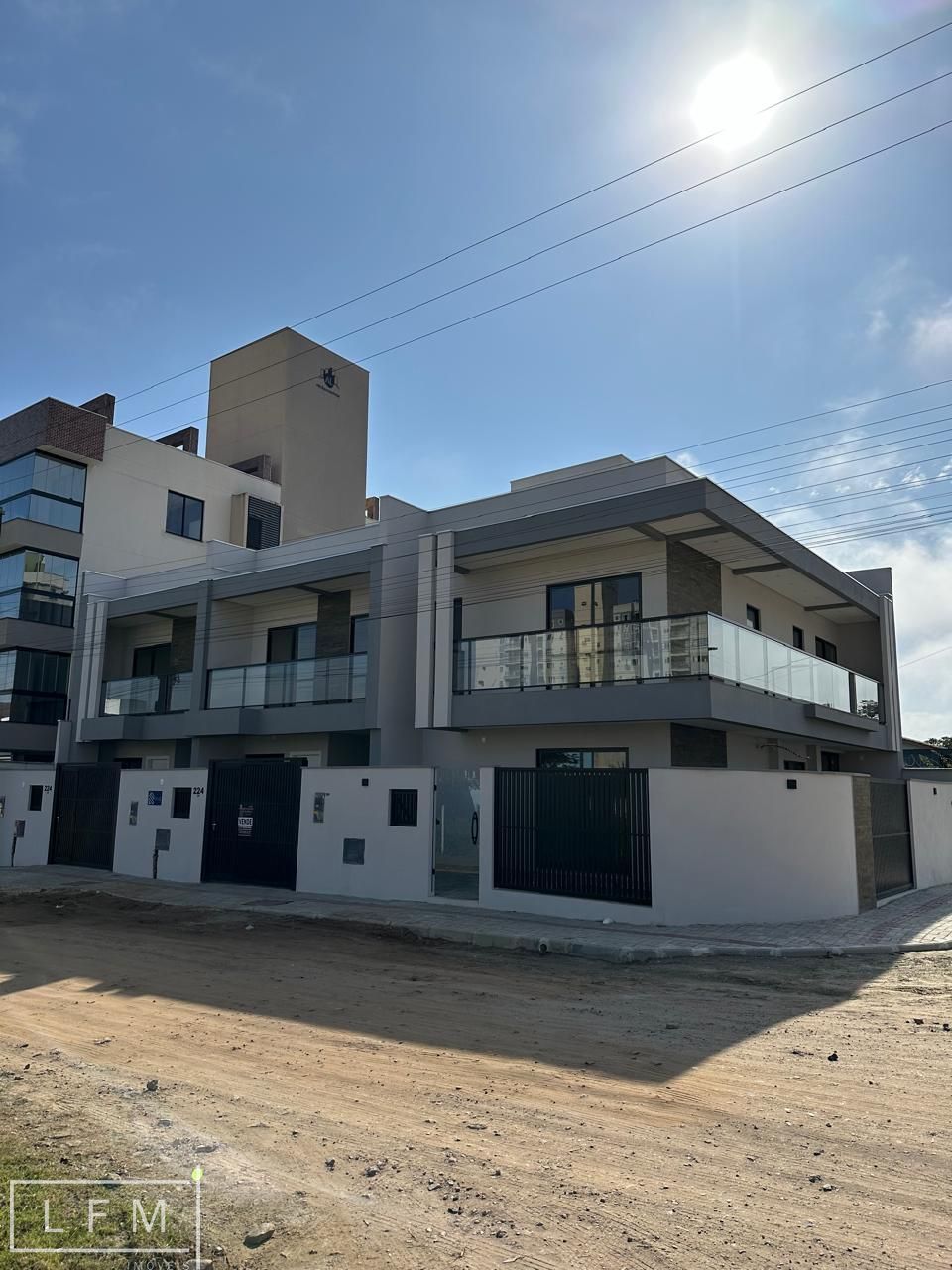 Sobrado com 3 Dormitórios à venda, 119 m² por R$ 650.000,00 Sobrado com 3 Dormitórios à venda, 119 m² por R$ 650.000,00