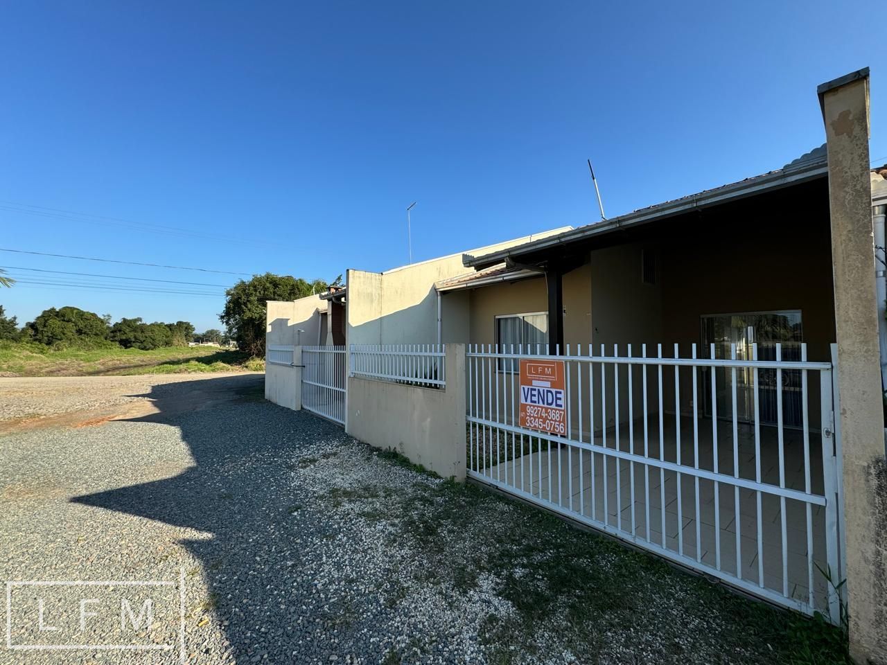 Casa à venda com 2 quartos, 60m² - Foto 3