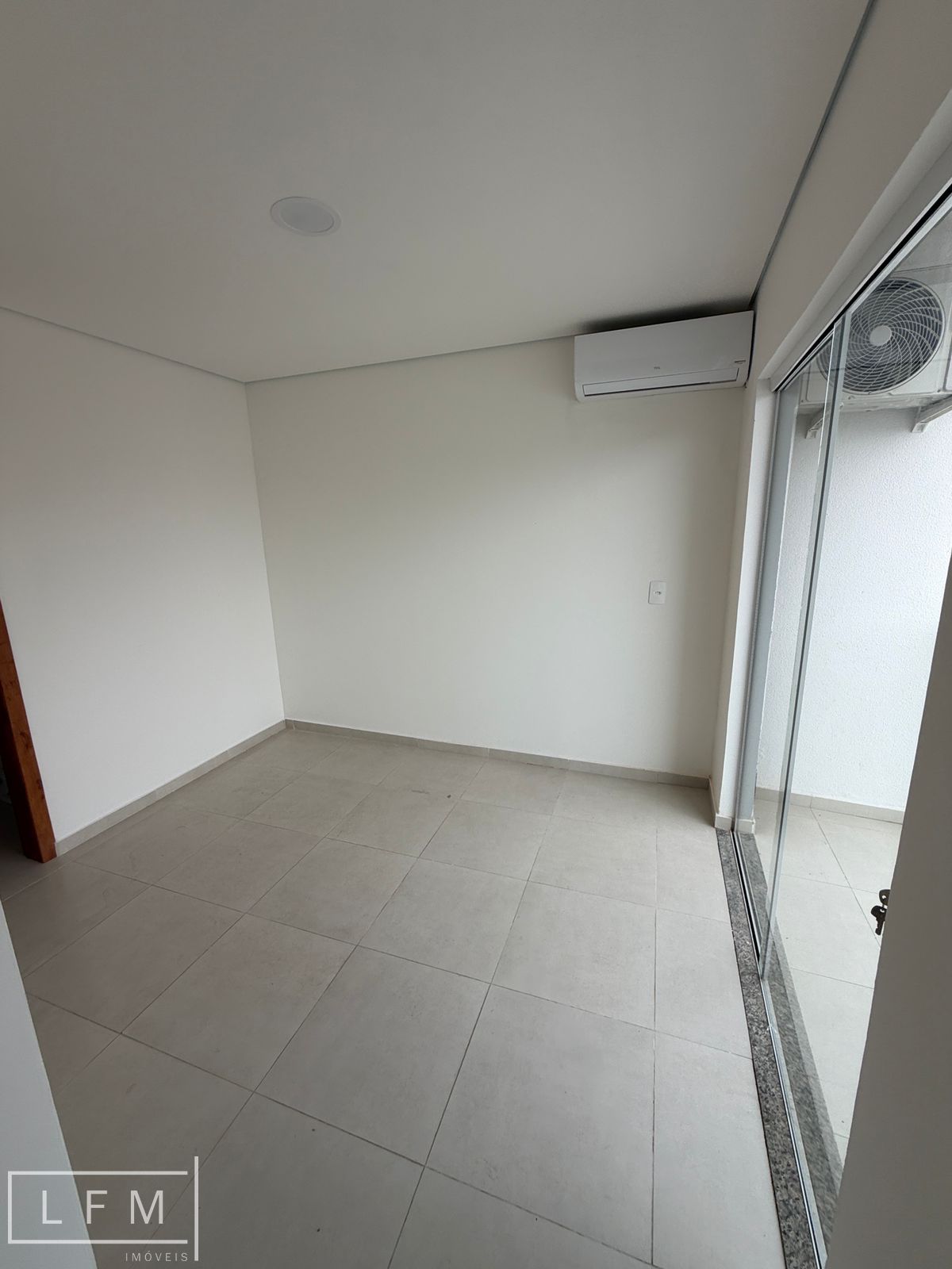 Casa geminada de esquina em Balneário Piçarras Sc