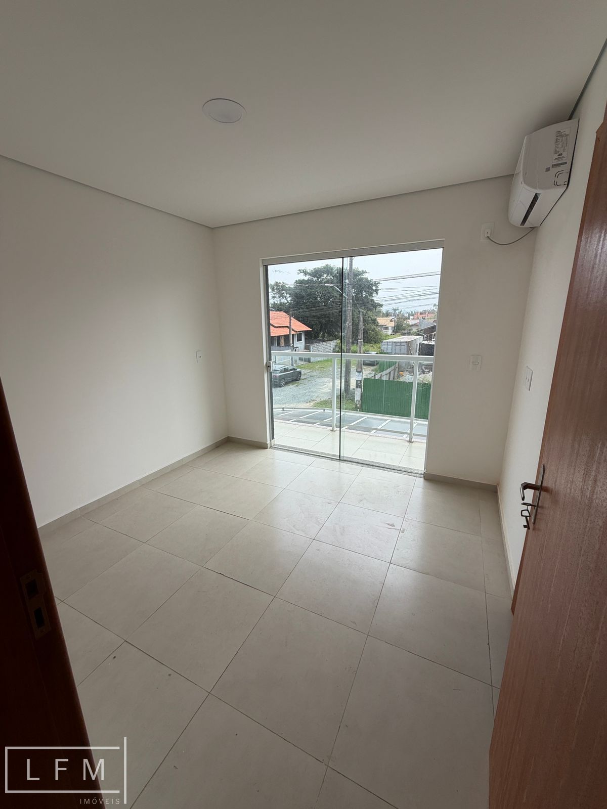 Casa geminada de esquina em Balneário Piçarras Sc