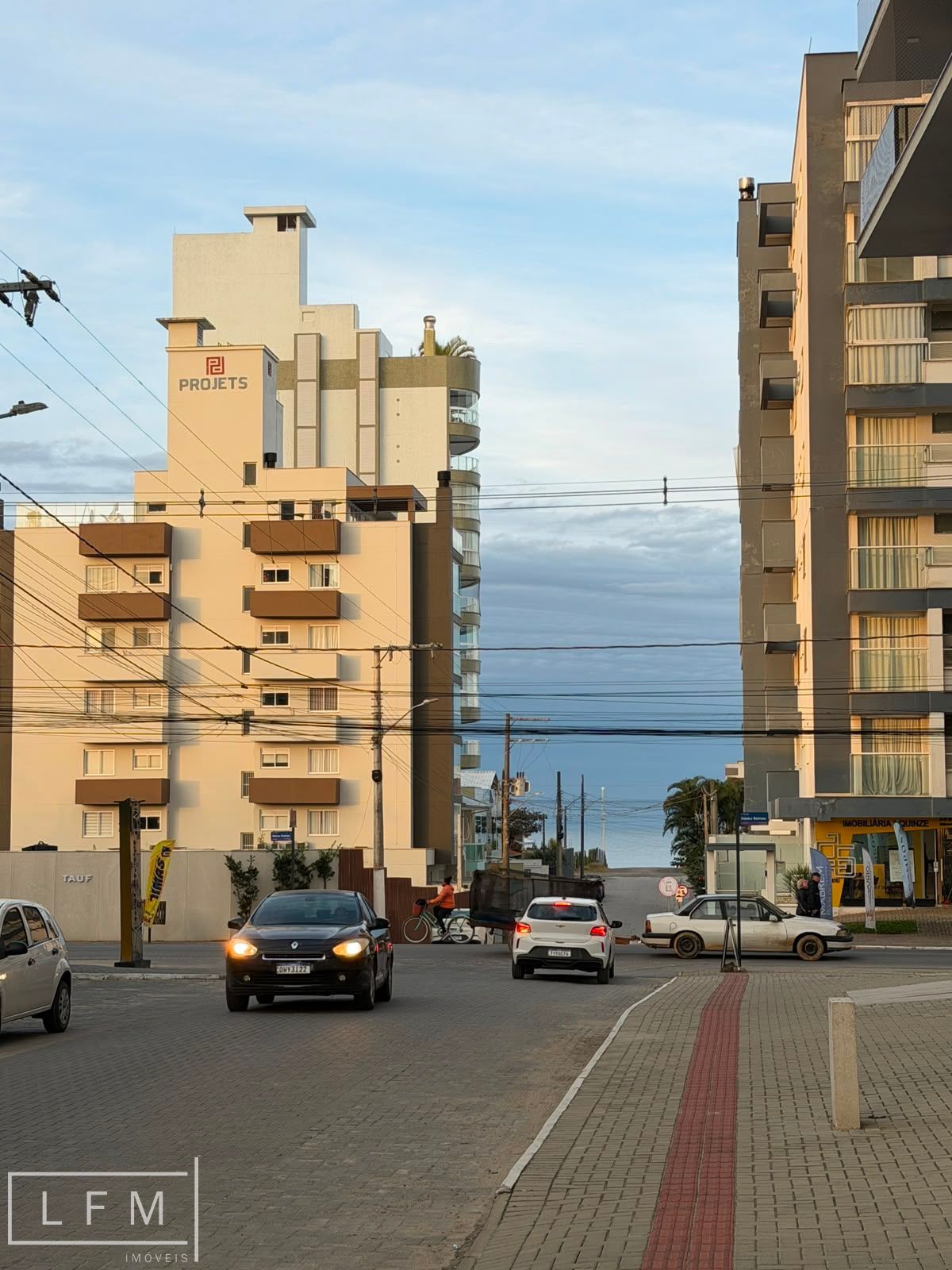 Apartamento finamente mobiliado em proximo do mar em Balneario Picarras Sc