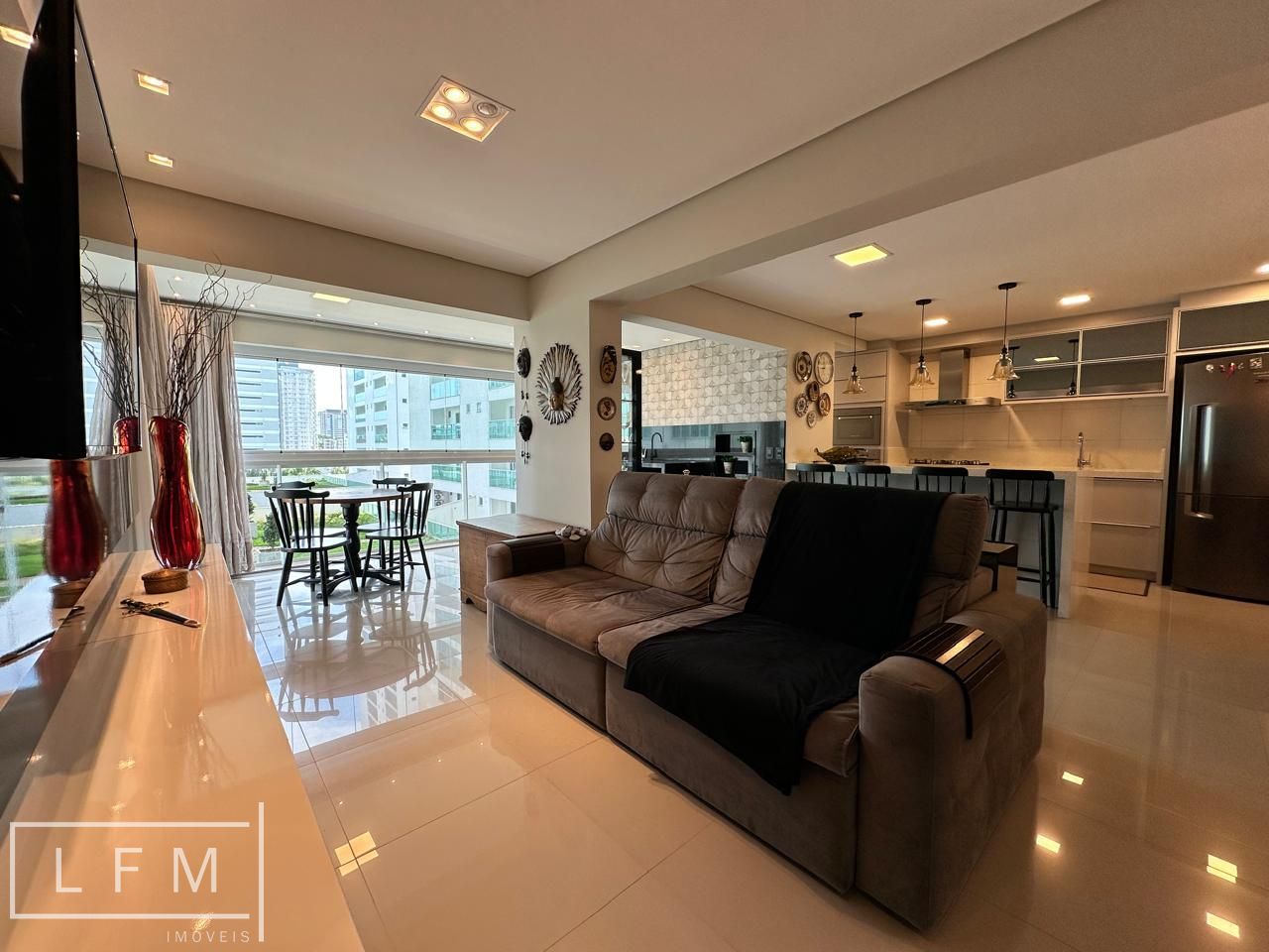 Apartamento mobiliado em home club