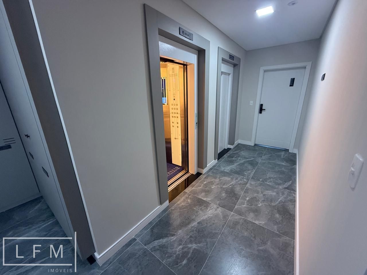 Apartamento pronto para morar no centro de Balneário Piçarras Sc