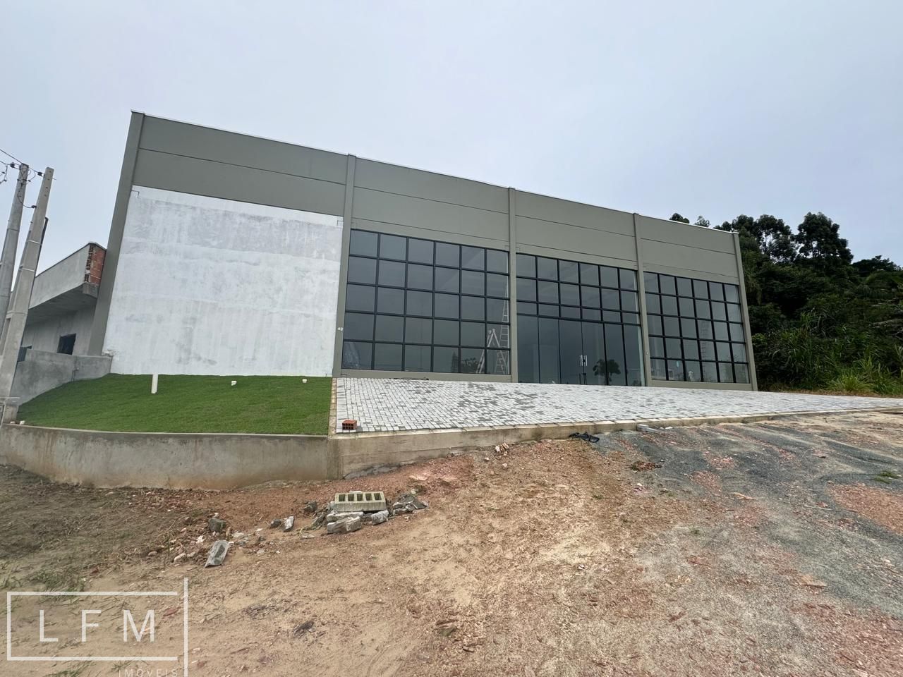 Depósito-Galpão-Armazém à venda e aluguel com 1 quarto, 429m² - Foto 11