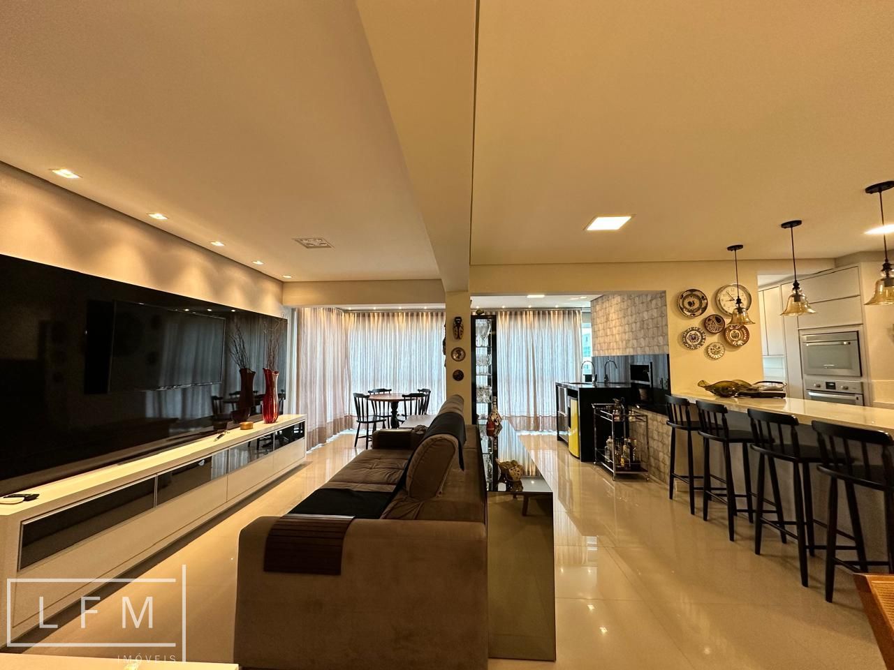 Apartamento mobiliado em home club