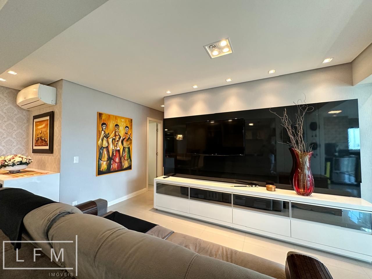 Apartamento mobiliado em home club